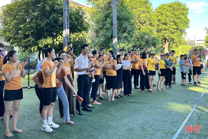 Phụ huynh, học sinh Trường Mầm non Trung Kiên vui ngày hội gia đình