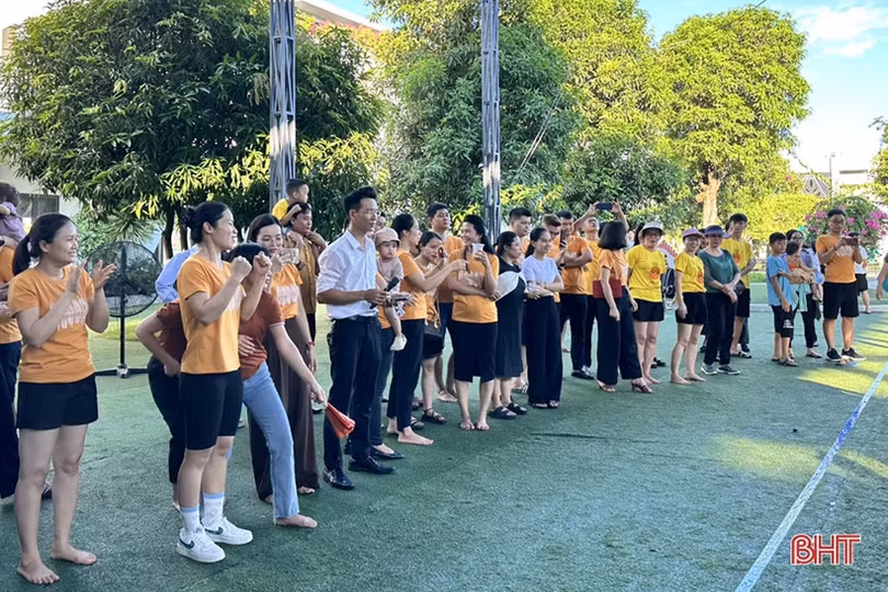 Phụ huynh, học sinh Trường Mầm non Trung Kiên vui ngày hội gia đình