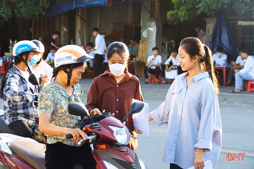 Thí sinh Hà Tĩnh thoải mái bước vào môn đầu tiên Kỳ thi tốt nghiệp THPT 2023