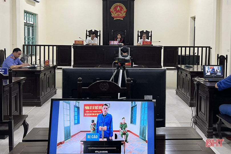 Lĩnh 24 tháng tù vì tàng trữ trái phép chất ma tuý