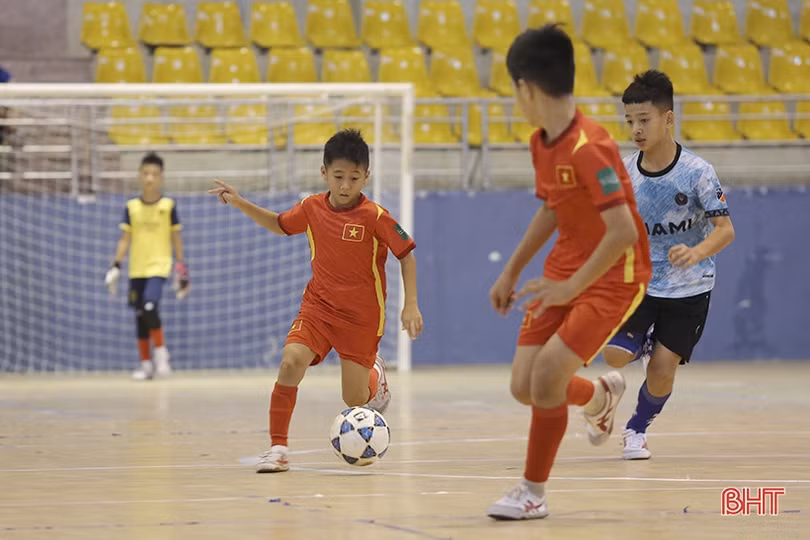 Vua phá lưới giải nhi đồng Hà Tĩnh: Được ví như Messi nhưng thần tượng Ronaldo