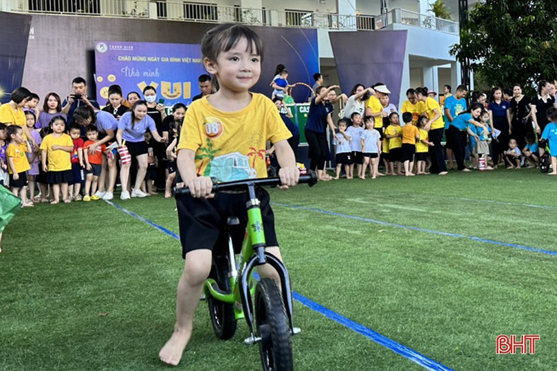 Phụ huynh, học sinh Trường Mầm non Trung Kiên vui ngày hội gia đình