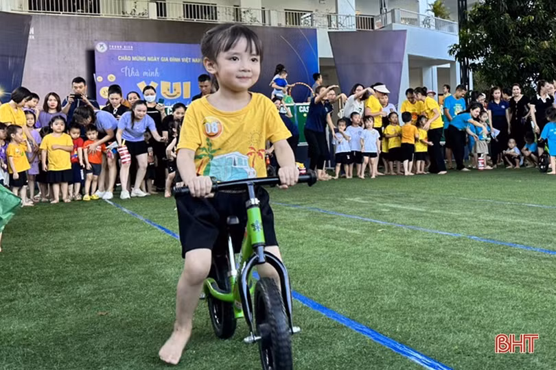 Phụ huynh, học sinh Trường Mầm non Trung Kiên vui ngày hội gia đình