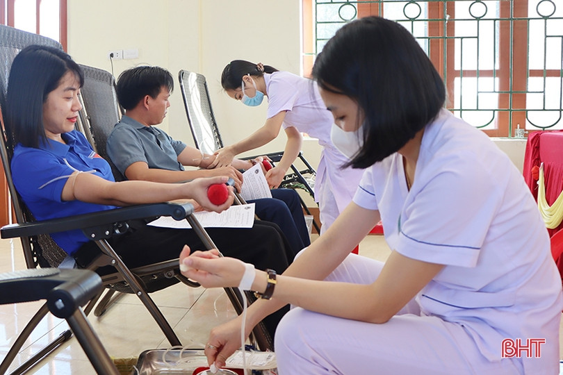 Cẩm Xuyên tiếp nhận 265 đơn vị máu
