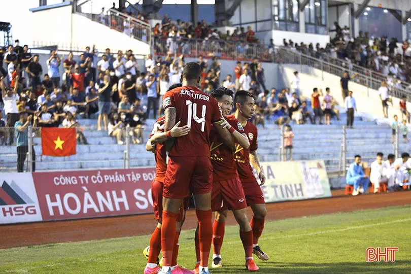 Hành trình lọt tốp 8 V.League của Hồng Lĩnh Hà Tĩnh