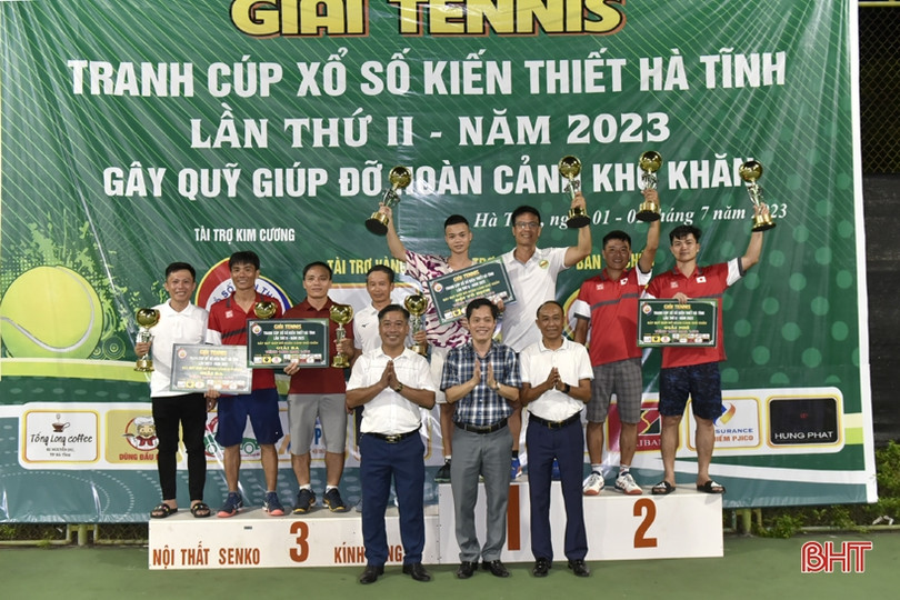 Trao giải Tennis tranh Cúp Xổ số kiến thiết Hà Tĩnh 
