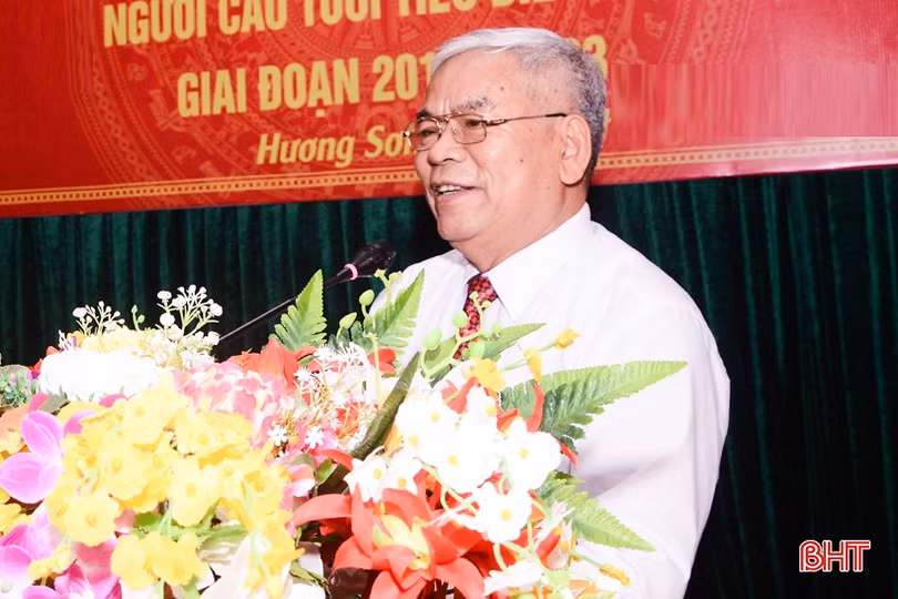 Hương Sơn vinh danh 15 người cao tuổi làm kinh tế giỏi