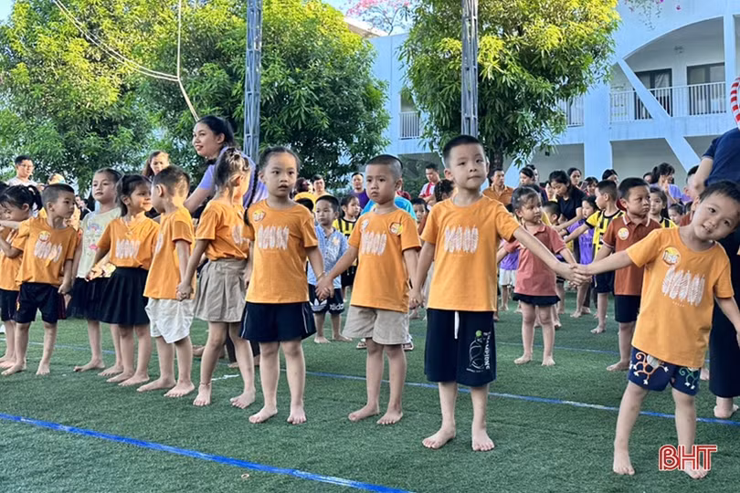 Phụ huynh, học sinh Trường Mầm non Trung Kiên vui ngày hội gia đình