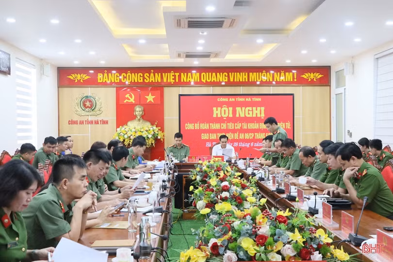 Hà Tĩnh là một trong 4 địa phương đầu tiên cả nước hoàn thành kích hoạt tài khoản định danh điện tử