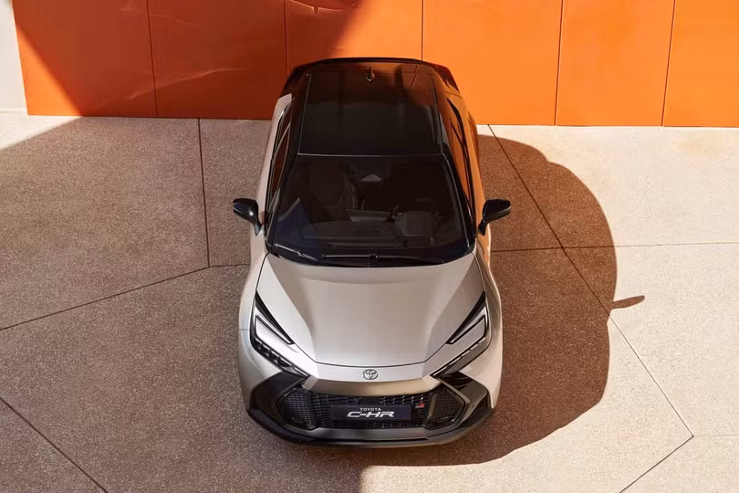 Toyota C-HR 2024 ra mắt: Mẫu SUV đô thị cá tính