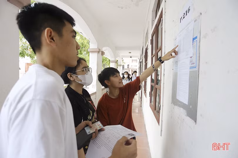 Hơn 17.200 thí sinh Hà Tĩnh làm thủ tục dự thi tốt nghiệp THPT