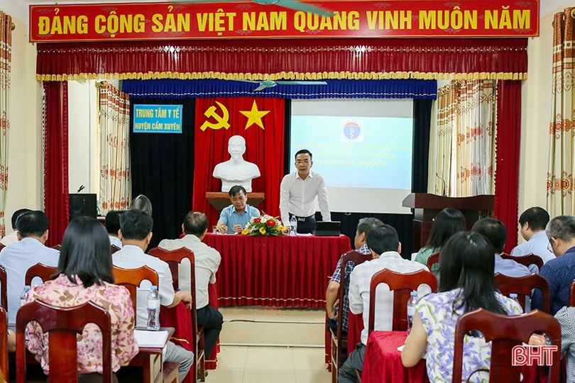 Tăng cường tuyên truyền nâng cao nhận thức người dân về các lĩnh vực y tế