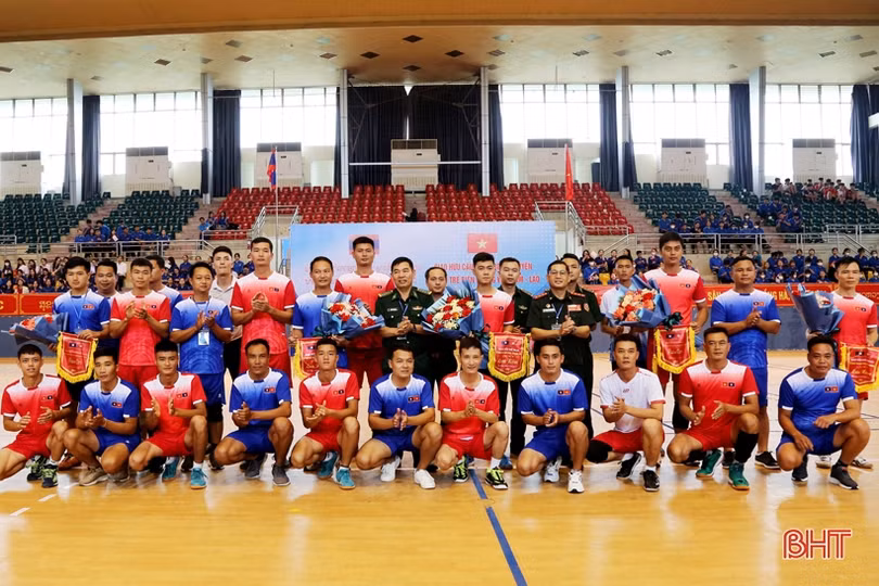 Chương trình giao lưu sĩ quan trẻ Biên phòng Việt Nam - Lào bắt đầu tại Hà Tĩnh