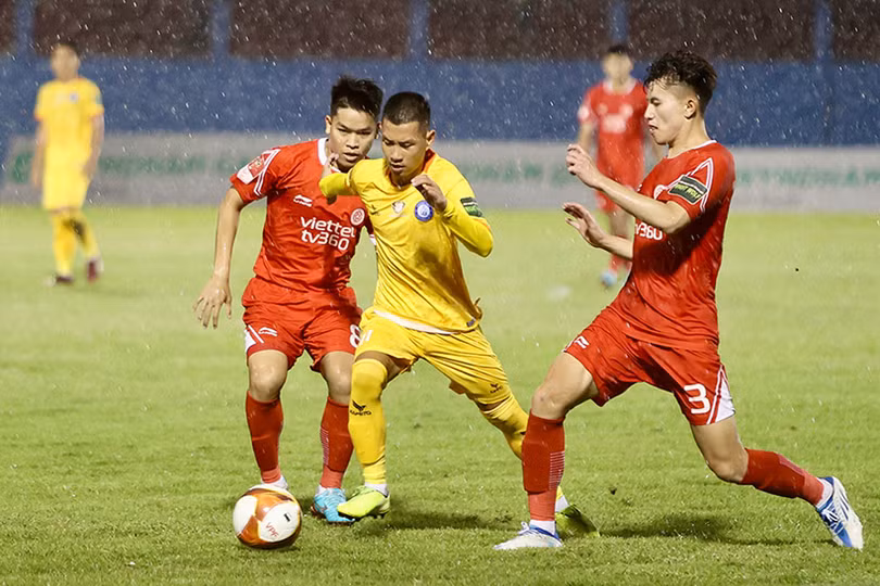 Hồng Lĩnh Hà Tĩnh liệu có thế trận dễ dàng trước tân binh Khánh Hoà?