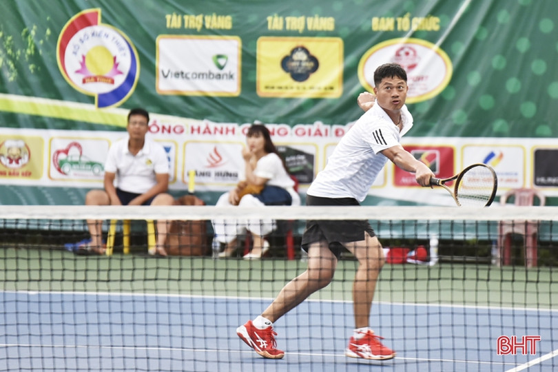 Trao giải Tennis tranh Cúp Xổ số kiến thiết Hà Tĩnh 