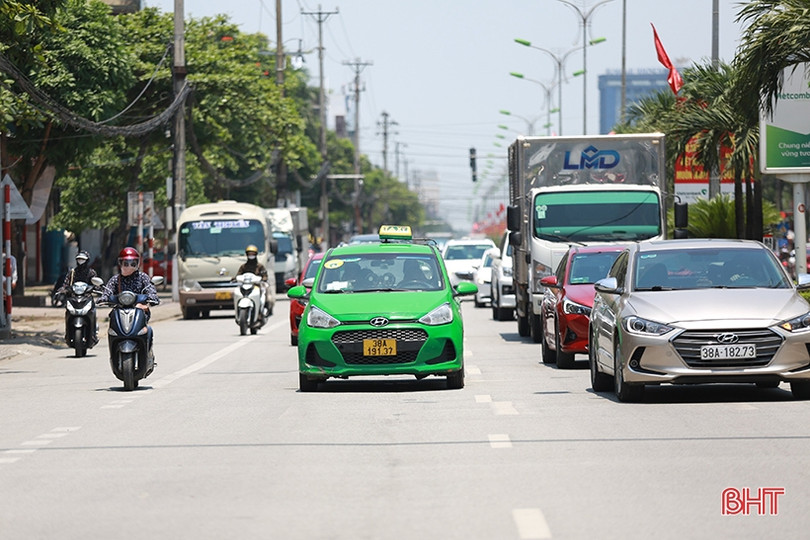 Hà Tĩnh tiếp tục nắng nóng gay gắt, có nơi trên 39 độ C