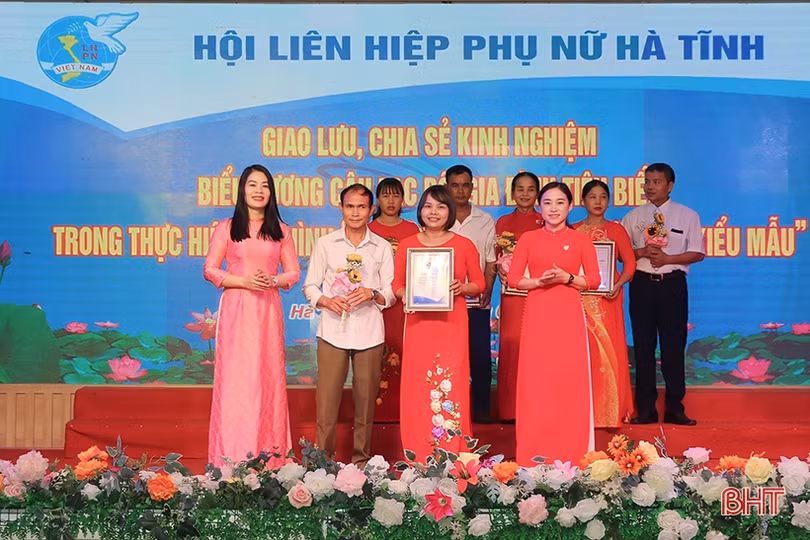 Phụ nữ Hà Tĩnh góp phần gìn giữ, vun đắp giá trị tốt đẹp của gia đình Việt