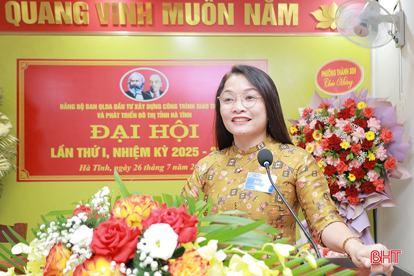 Phó Bí thư chuyên trách Đảng ủy UBND tỉnh Nguyễn Thị Hà Tân phát biểu chỉ đạo tại đại hội. bqbht_br_img-3317-1.jpg
