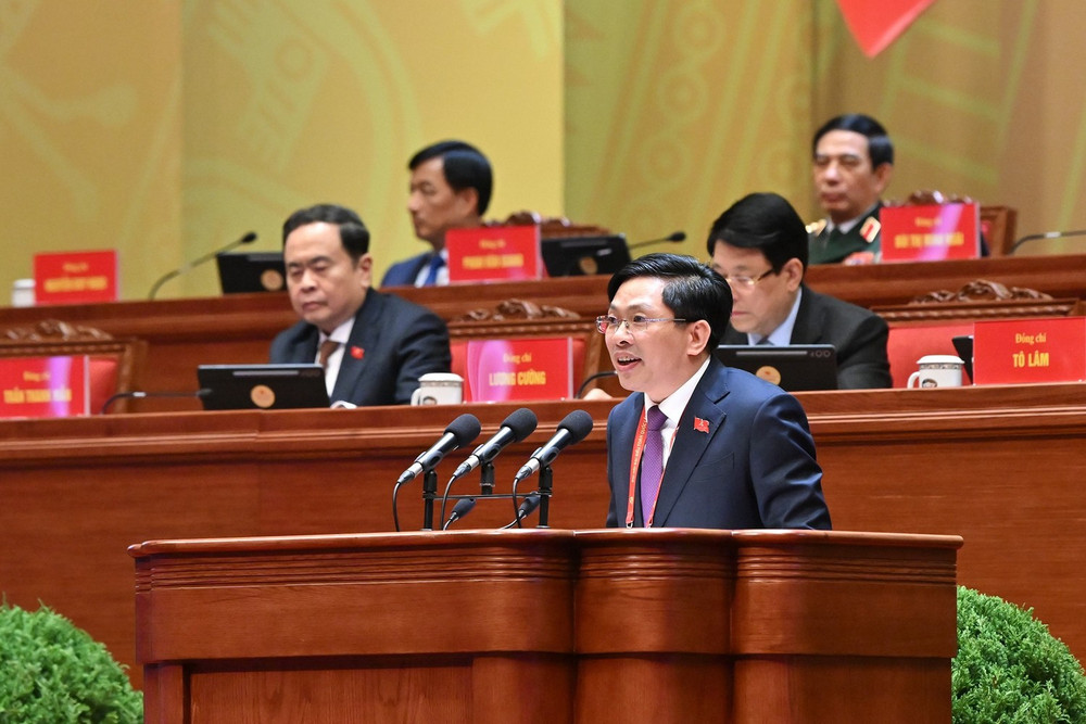 Đồng chí Đặng Văn Dũng, Ủy viên Ban Chấp hành Đảng bộ các cơ quan Đảng Trung ương, Bí thư Đảng ủy cơ quan, Phó Trưởng Ban Nội chính Trung ương, trình bày tham luận “Tiếp tục đẩy mạnh, kiên quyết, kiên trì đấu tranh ngăn chặn, đẩy lùi tham nhũng, lãng phí, tiêu cực”.