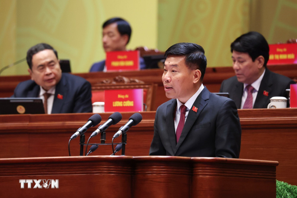 Đồng chí Nguyễn Mạnh Cường, Ủy viên Trung ương Đảng, Phó Bí thư Thường trực Đảng ủy, Thứ trưởng Bộ Ngoại giao, tham luận về vấn đề “Chủ động, tích cực thực hiện nhiệm vụ trọng yếu, thường xuyên là đẩy mạnh đối ngoại, hội nhập quốc tế, phục vụ các mục tiêu chiến lược của đất nước.” (Ảnh: TTXVN)