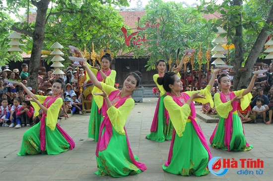 Ấn tượng Chương trình “Làng Việt” tại Nghi Xuân ảnh 2