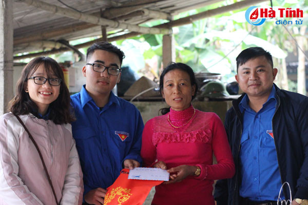 mang tet yeu thuong ve vung kho khan