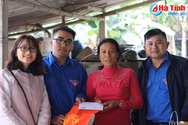 mang tet yeu thuong ve vung kho khan