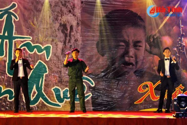 cam dong dem nhac tu thien tet am mien que xuan