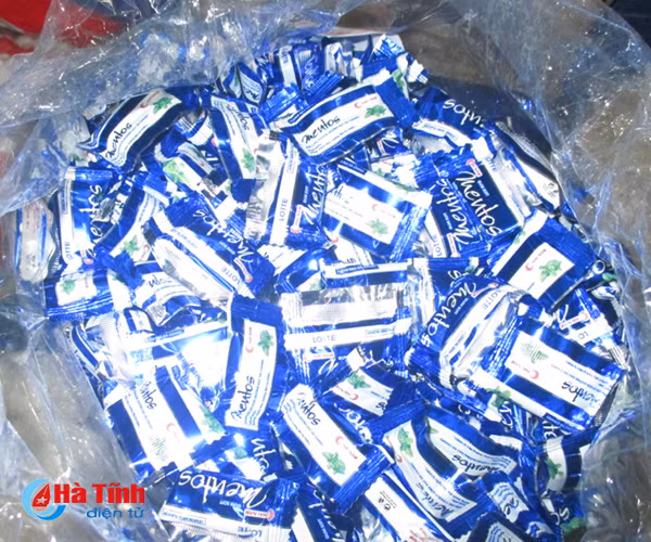 banh keo ba khong tran lan thi truong