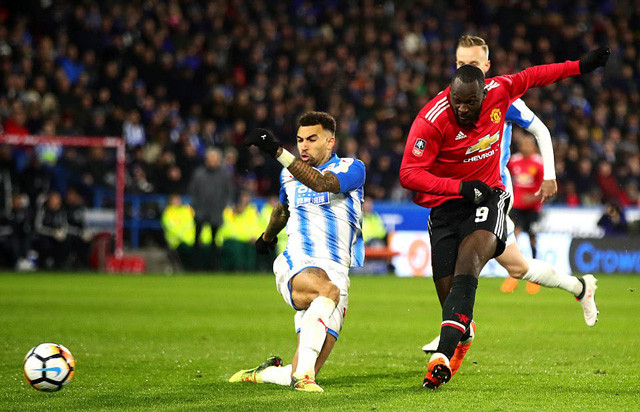 huddersfield 0 2 m u lukaku dua m u vao tu ket fa cup