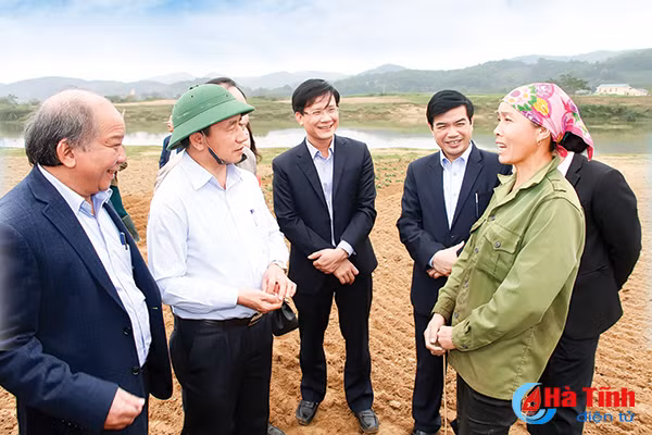 doan ket quyet tam thuc hien thang loi cac muc tieu nhiem vu