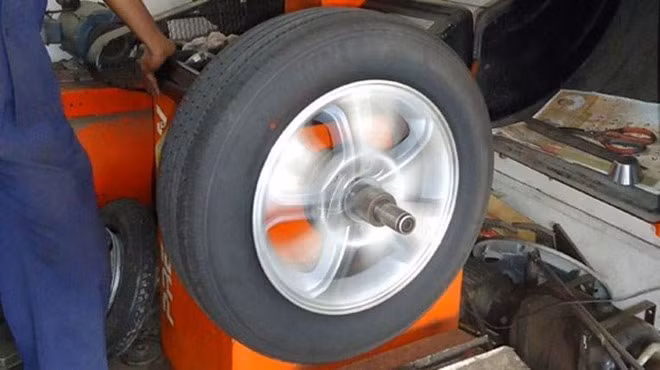 bao lau nen thay lop o to