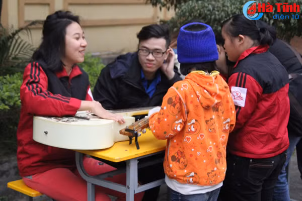 am ap vi tieng cuoi tuoi tho tai lang tre sos ha tinh