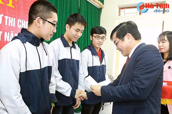 hatinh dia linh sinh nhan kiet