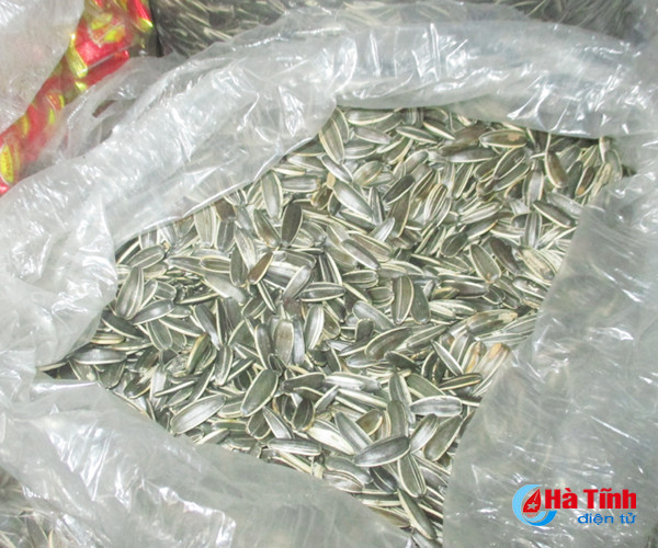 banh keo ba khong tran lan thi truong