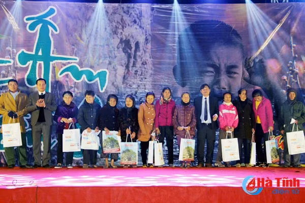 cam dong dem nhac tu thien tet am mien que xuan