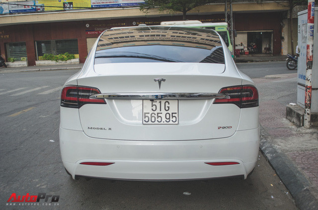 can canh chiec xe dien tesla model x p90d dau tien ve viet nam