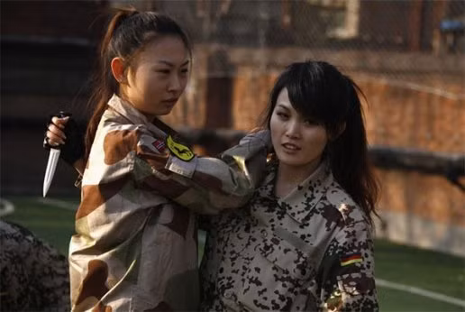 khi cac my nhan chiu bam dap de doi 