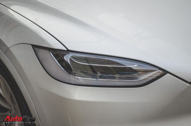 can canh chiec xe dien tesla model x p90d dau tien ve viet nam