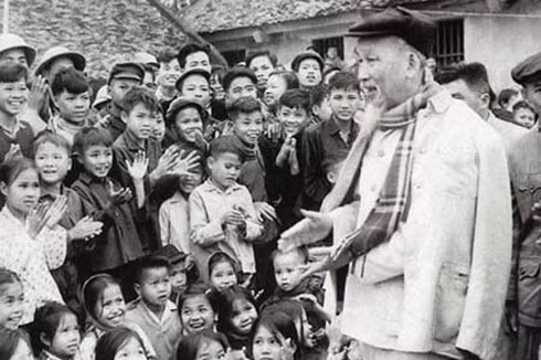 mau than 1968 voi 5 bai tho cua bac ho