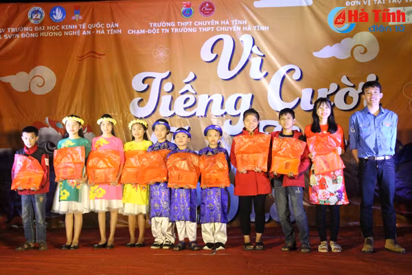 am ap vi tieng cuoi tuoi tho tai lang tre sos ha tinh