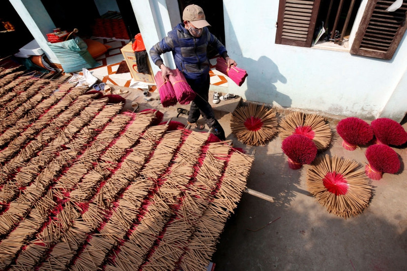 don tet mau tuat o viet nam qua ong kinh cac hang thong tan noi tieng