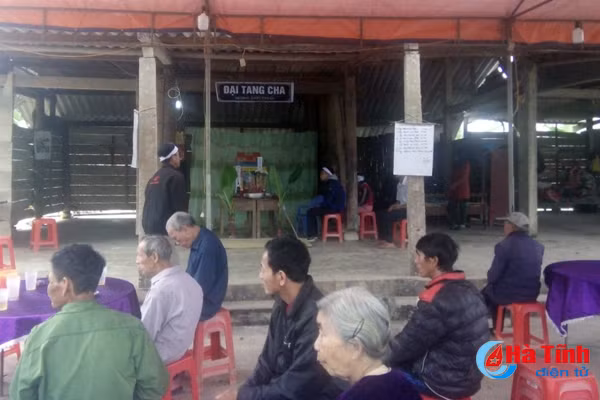 truy tim nhom thanh nien di o to xong vao nha chem nguoi tu vong