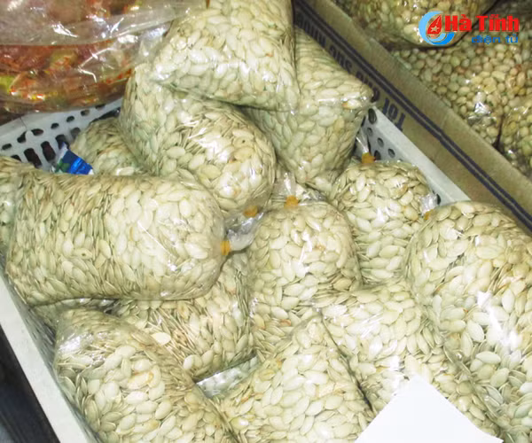 banh keo ba khong tran lan thi truong