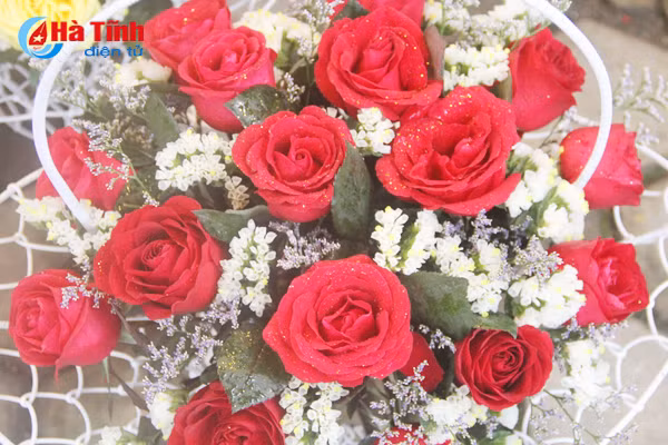 thoa suc chon hoa tuoi chocolate cho ngay le tinh nhan