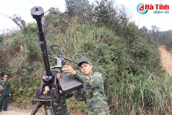 gac niem vui doan tu giu binh yen cho nhan dan don tet vui xuan