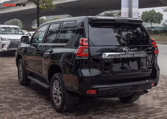 sau tet gia xe toyota land cruiser prado con tang manh