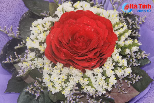 thoa suc chon hoa tuoi chocolate cho ngay le tinh nhan