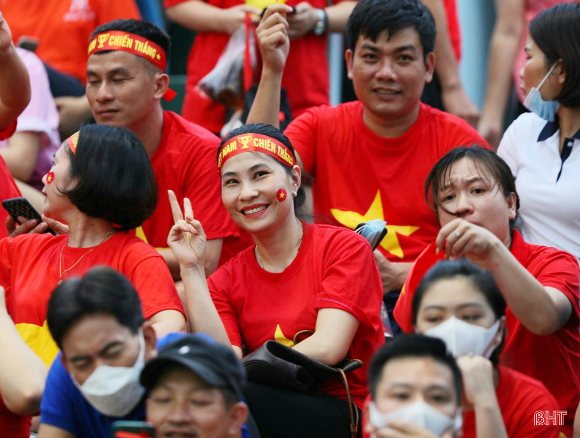 Thắng kịch tính trước Thái Lan, Việt Nam vô địch bóng đá nữ SEA Games 31