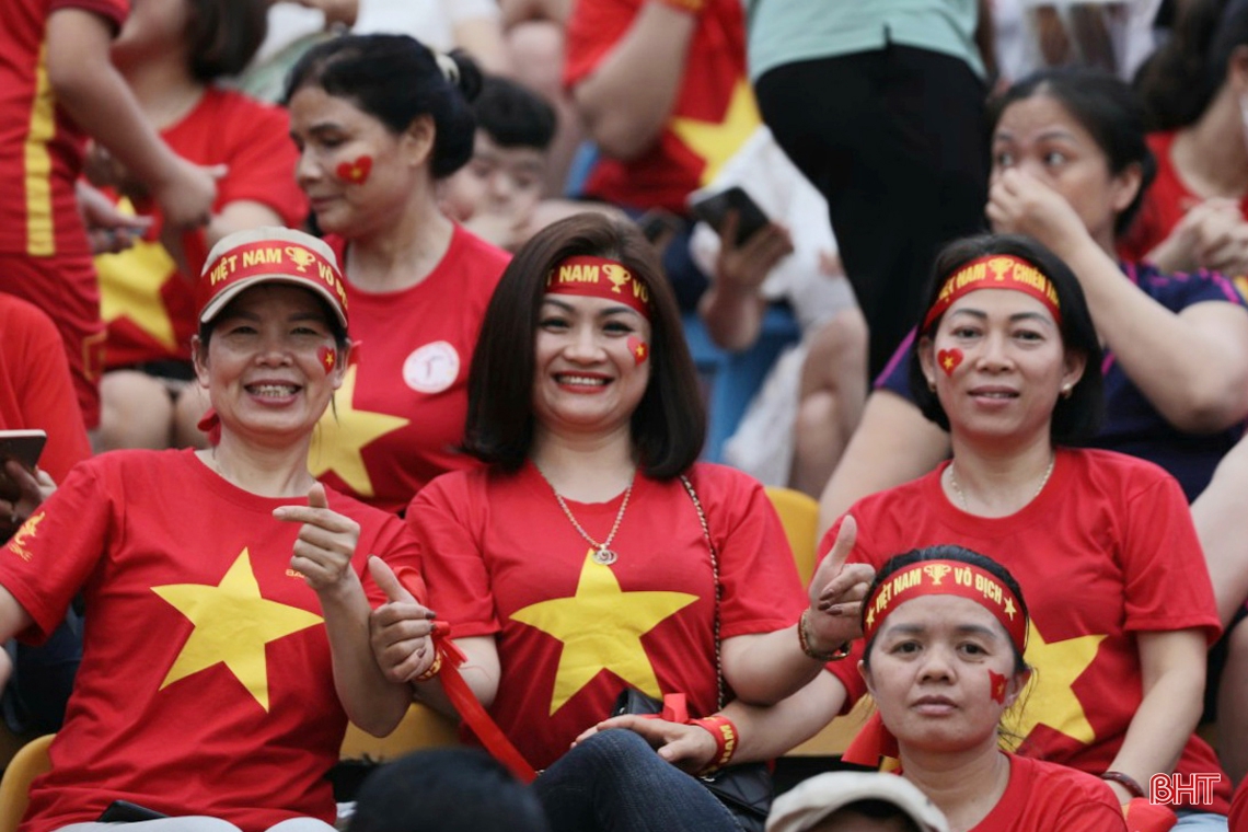 Thắng kịch tính trước Thái Lan, Việt Nam vô địch bóng đá nữ SEA Games 31